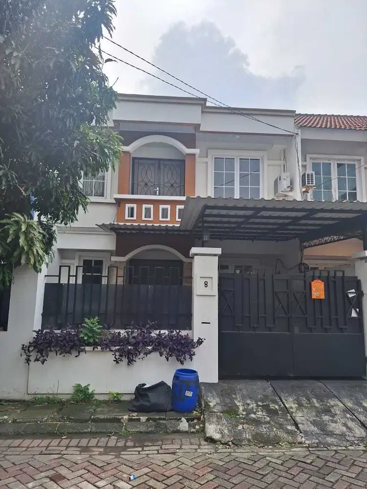 DISEWAKAN RUMAH 2 LANTAI DI TAMPAK SIRING PERUMAHAN DAAN MOGOT BARU