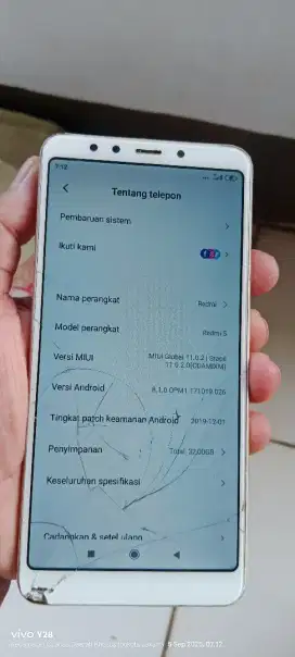 Redmi 5.  Mnus retak norml 3/32 bcdor kurang rapet