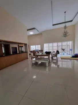 Rumah 4 Lantai SHM di Jakarta Barat