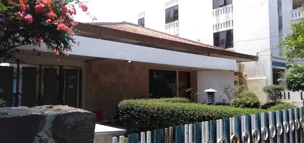 Jual Butuh Rumah Tua Hitung Tanah Kawasan Tubagus Ismail