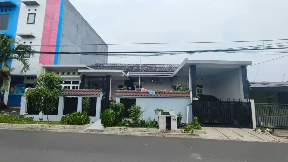 Rumah Prospek dan Strategis jl utama komplek di Depok