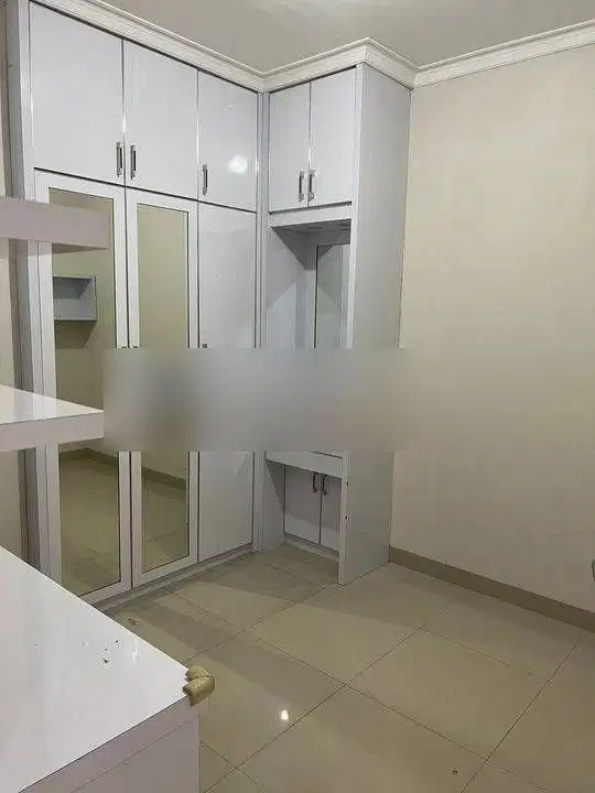 Rumah bagus 2 1/4 lantai murah