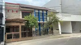 Rumah hadap taman Luas 305 m² di Harapan indah Bekasi