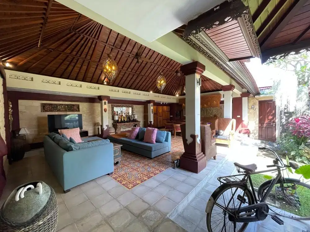DIJUAL VILLA TROPIKAL LONG LEASE DI UMAALAS KEROBOKAN BALI