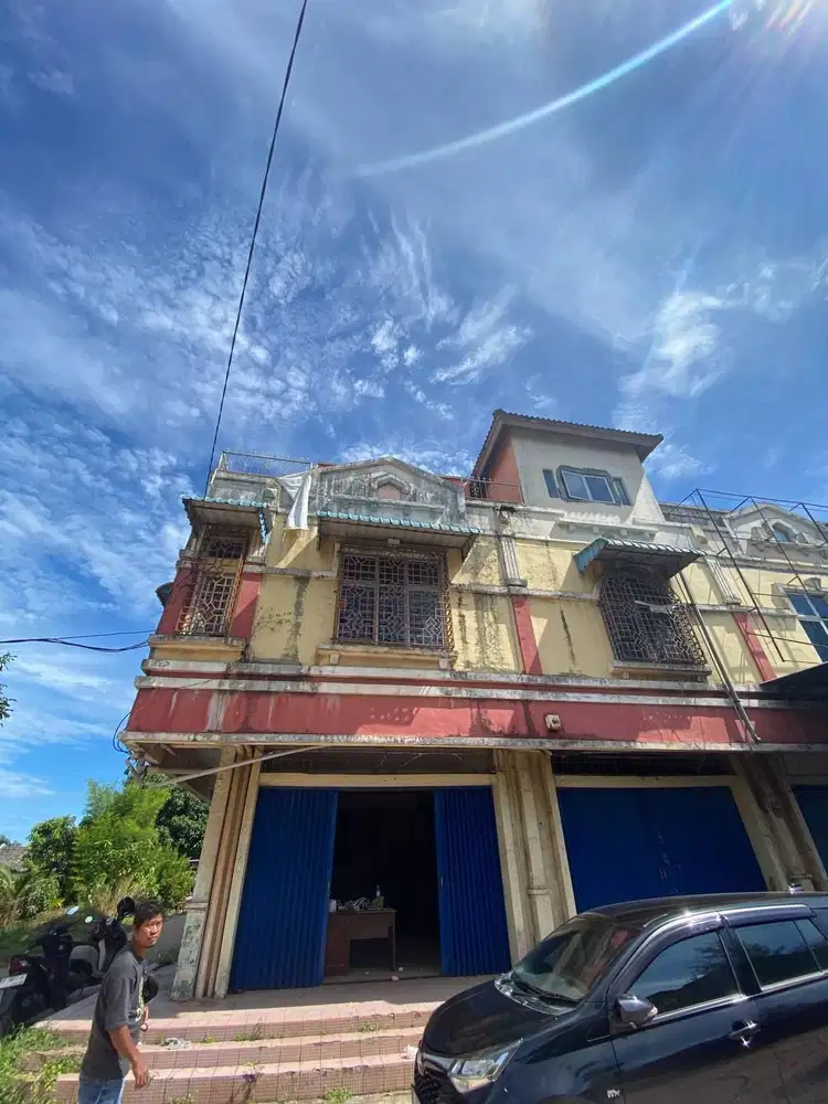 Dijual gudang/ruko 3 lantai di batu aji hadap jalan