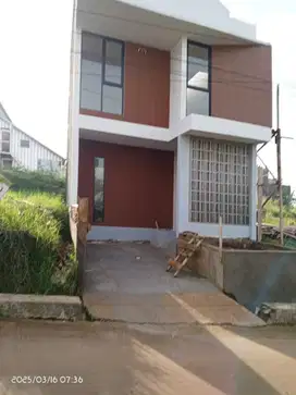 RUMAH 1 LANTAI DAN 2 LANTAI DI EASTON HILLS CINUNUK BDG