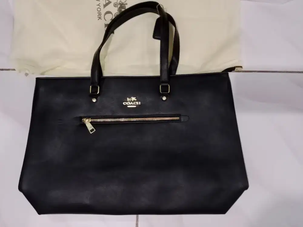 TAS WANITA MEREK COACH