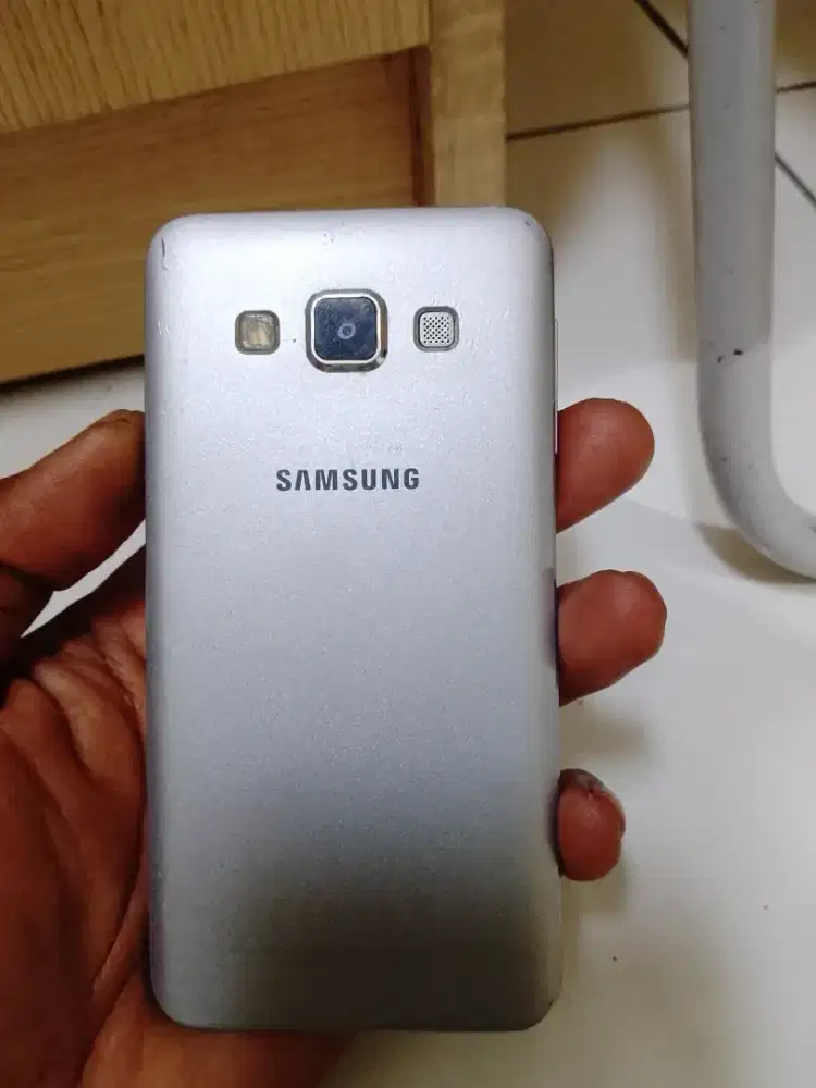 Jual Samsung galaxy A3 2015 ram 1/16gb