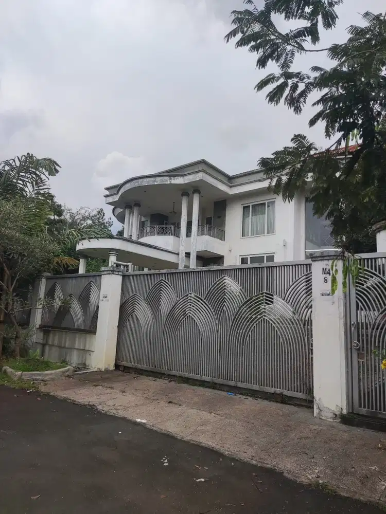 Dijual Cepat Rumah Besar Super Murah di Villa Bukit Cimanggu