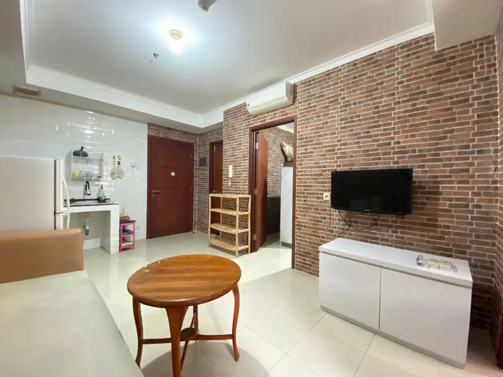 SEWAKAN 2 kamar semifurnish lantai rendah Apt.Royal mediterania garden