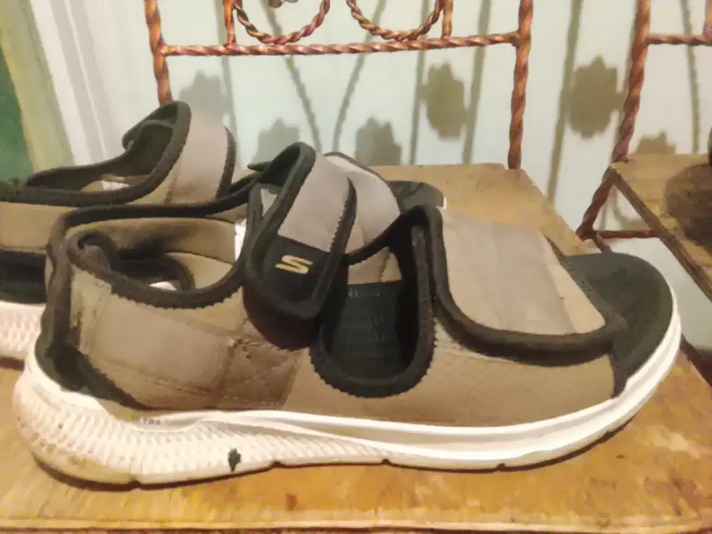 Sendal sketcher ORI size 44