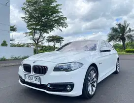 (LOW KM) BMW 520i F10 Luxury Facelift LCI 2014 Putih // 2015 f30 320i