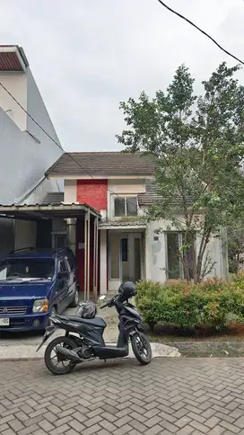 Disewakan rumah hook dekat stasiun cisauk di serpong garden 1