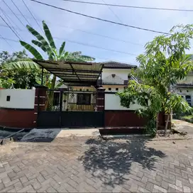 Rumah Hook Permata Safira Wiyung dkt Babatan Mukti Wisata Bukit Mas