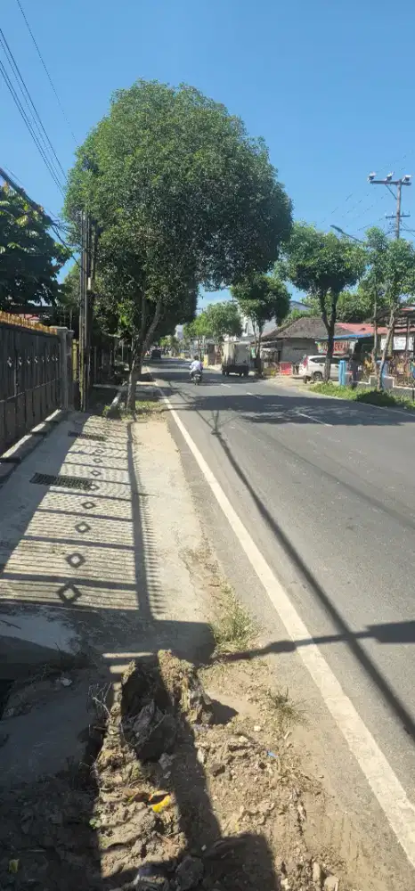 Dijual Tanah ada kantor nya halaman luas