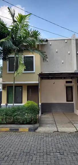 Dijual rumah di Perumahan D’golden  Cinere