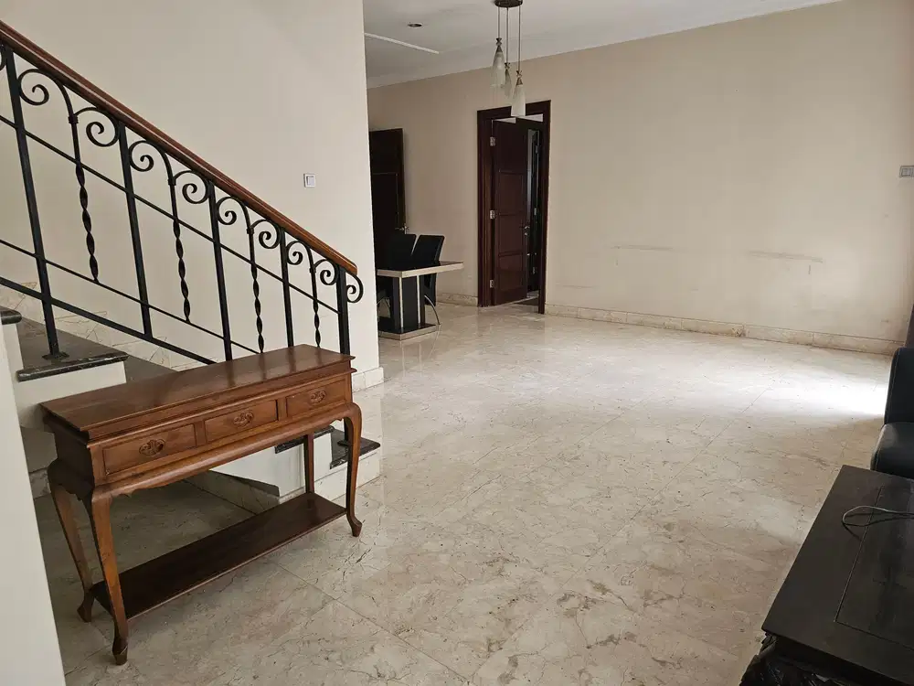 Dijual cepat townhouse di Ampera, Jak Sel dekat pintu tol