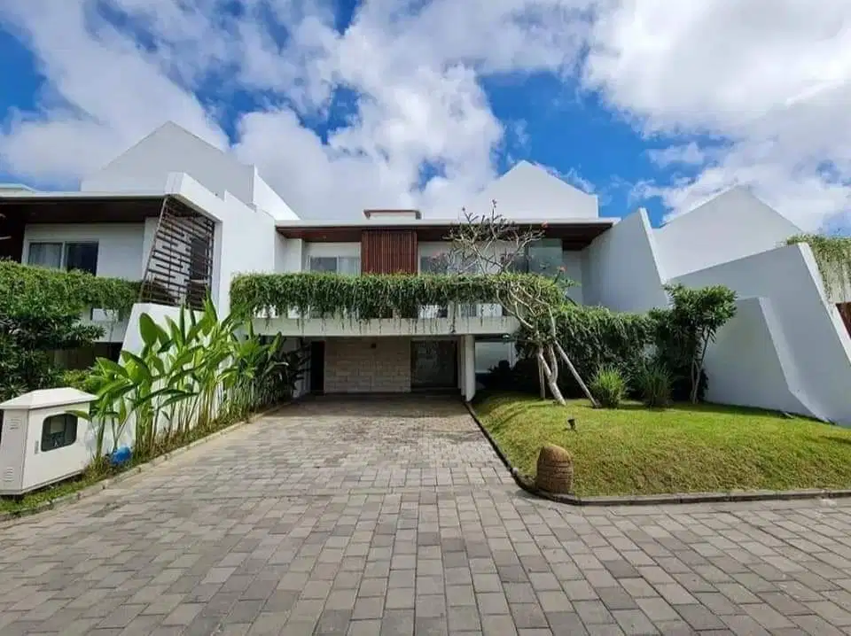 DIJUAL VILLA BARU MODEREN MINIMALIS DI KUTA SELATAN