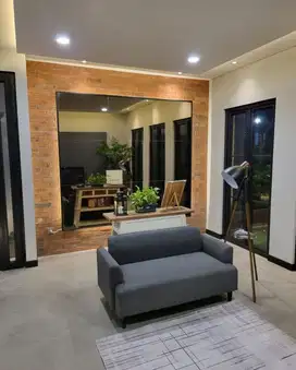 Rumah Baru di Pondok Indah dengan Kolam Renang