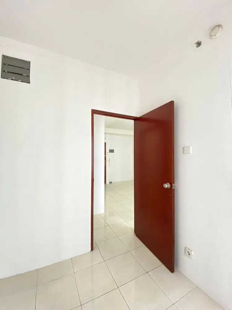 Disewakan 2BR Unfurnish di Apartemen Mediterania Garden 2