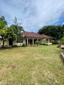Dijual Rumah dengan Halaman Luas di Ragunan Jakarta Selatan