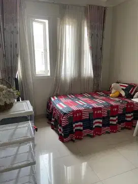 Turun Harga Rumah cantik, luas, 2 lantai, dekat tol Nagrak