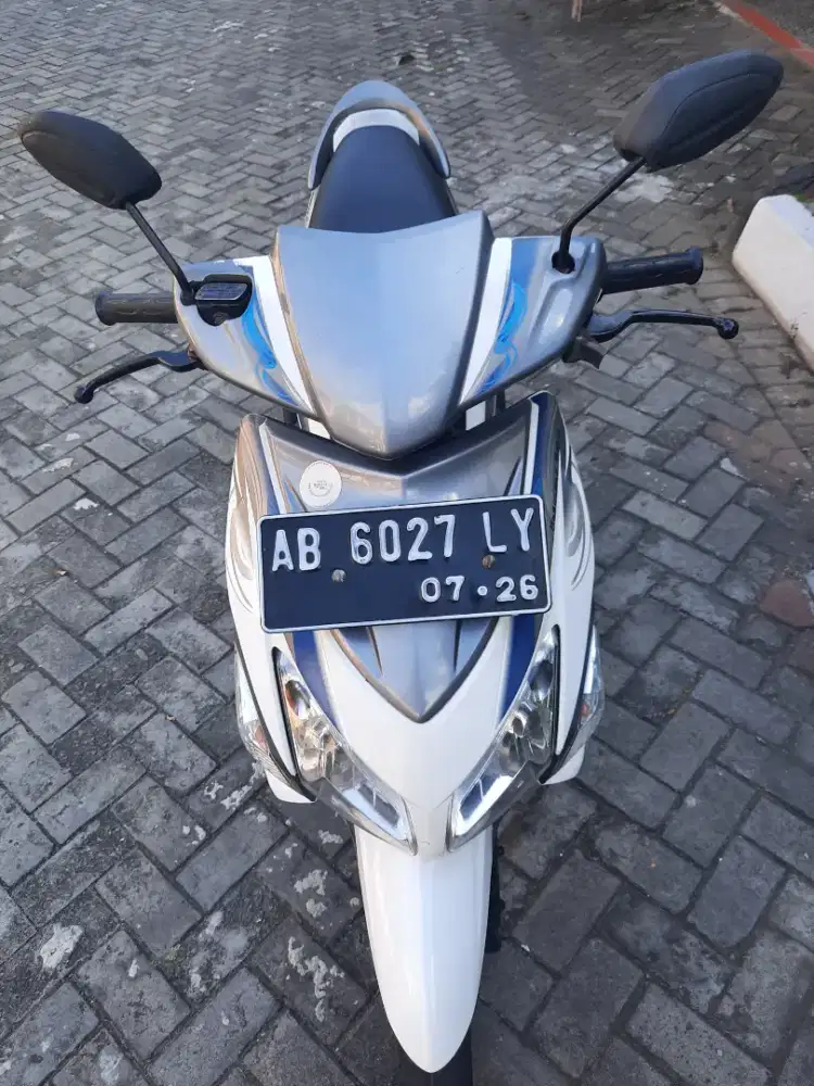 VARIO 110 KARBU 2011 SLEMAN PAJAK PANJANG PUTIH SILVER TERAWAT & BAGUS