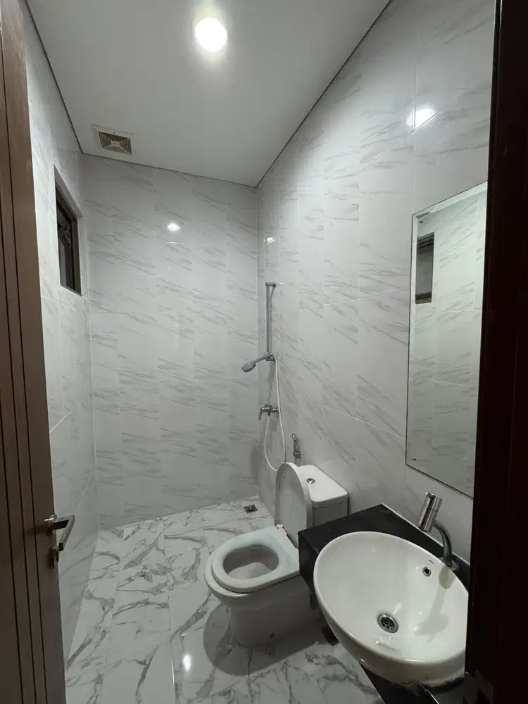 Disewakan Rumah Di Luxmore - Greenwich , BSD City