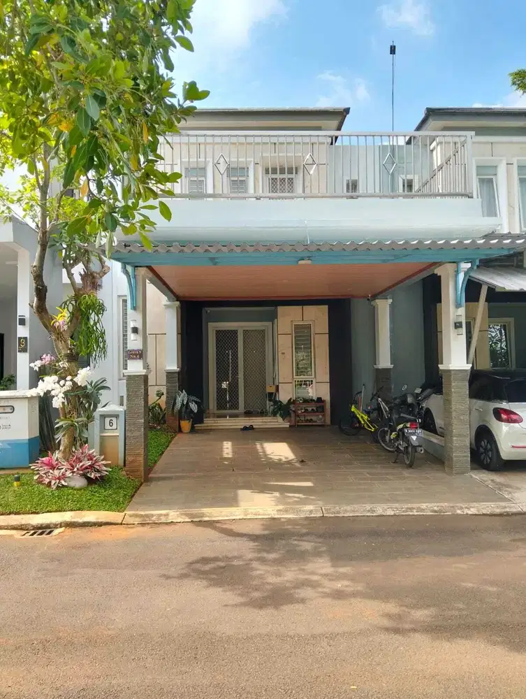 RUMAH DEPAN TAMAN CANTIK TERAWAT DAN SIAP HUNI DI SUTERA LEORA