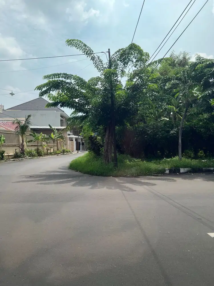 Margorejo indah jalan utama dalam komplek