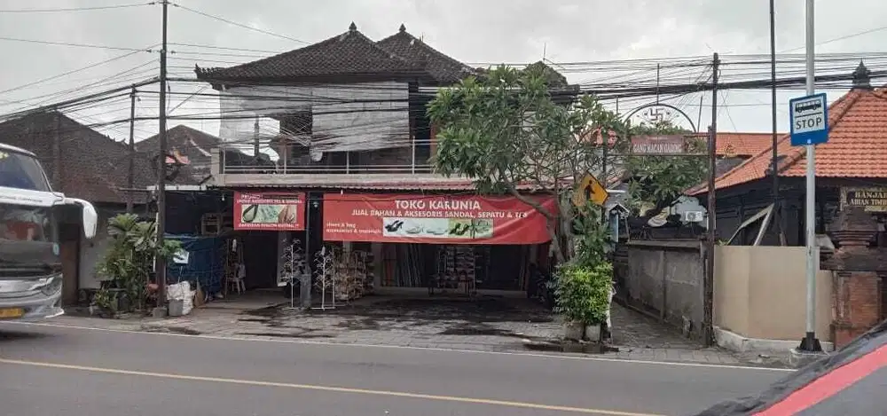 Di kontrakan ruko di jl utama iman Bonjol