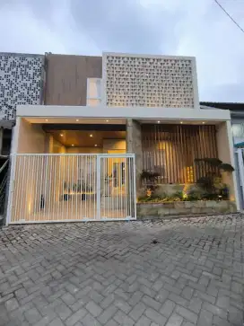 Rumah Cantik Industrial Malang