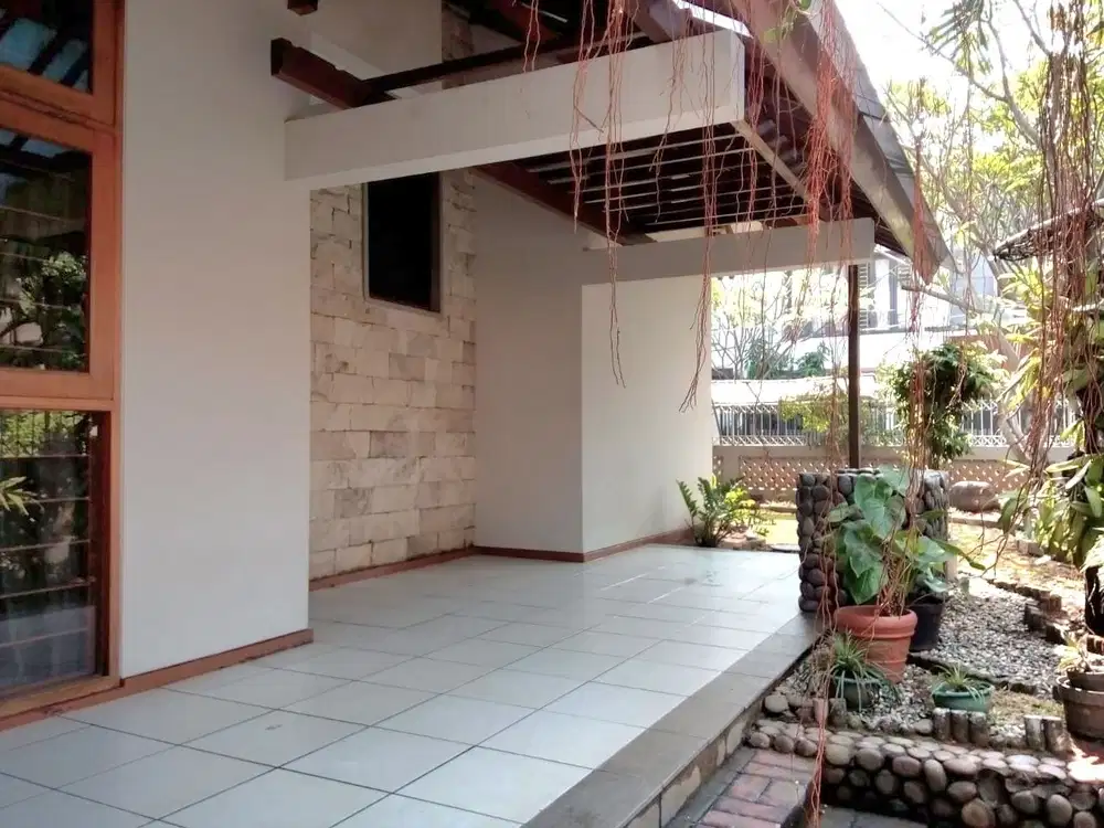 Rumah siap huni 2lt SHM 5 menit jln kaki dari PIM 2 Pndok Indah CL 215