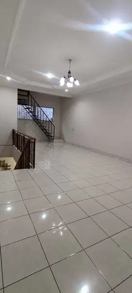 Ruko Strategis Siap Pakai Usaha di Taman Kopo Indah 2