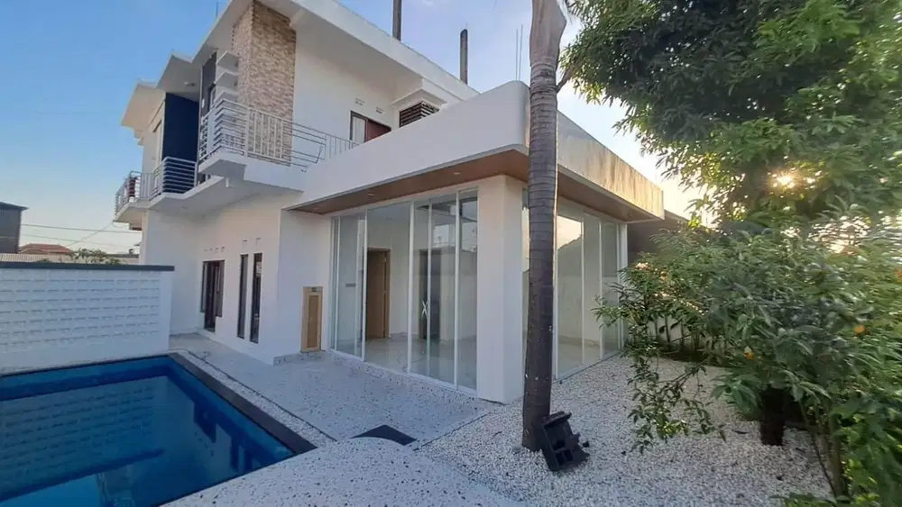 For sale or lease villa 2 floor with roop top at Padonan canggu