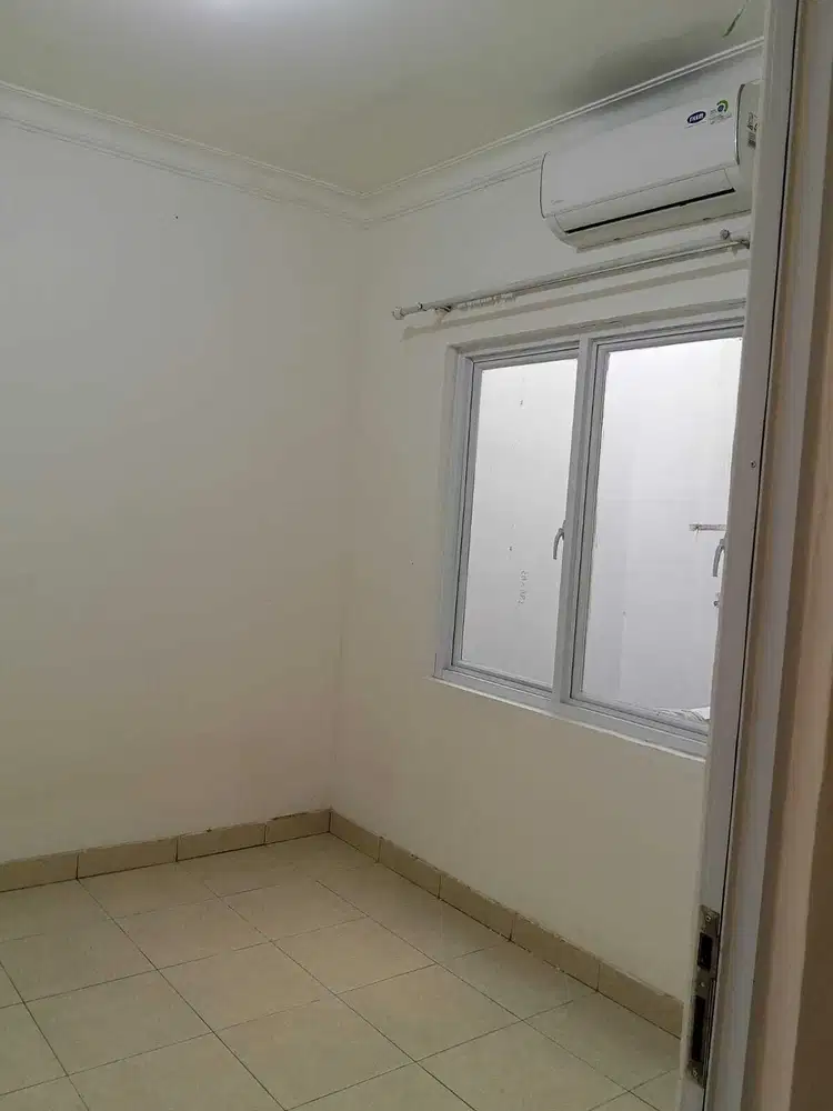 DIJUAL TOWNHOUSE CITY RESORT SEMIFURNISHED RAPI BAGUS