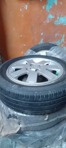 Velg dan ban Mirage ring 14