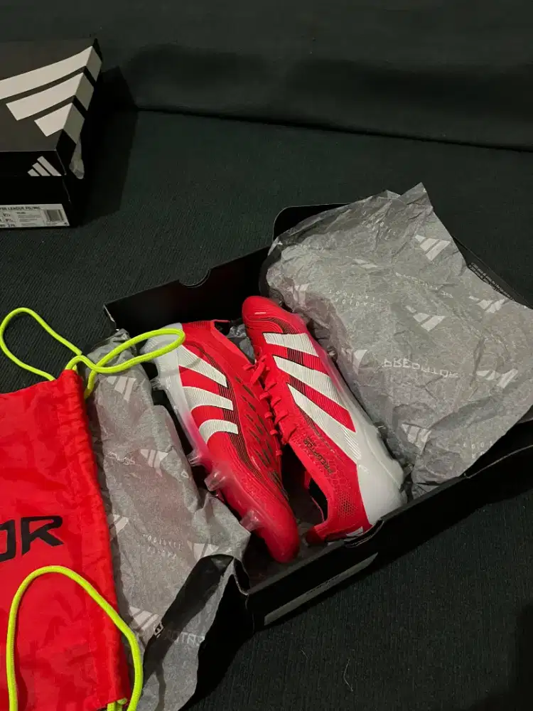 Adidas predator elite fg size 44