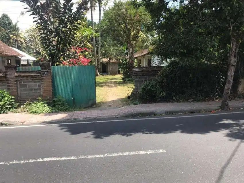 LAHAN PREMIUM Pinggir jalan utama ubud kedewatan nempel pitamaha hotel