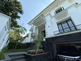 Dijual: 6 Bedroom Rumah Brandnew Modern di Kemang