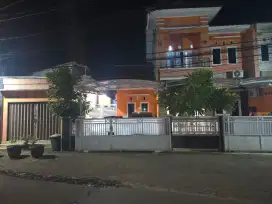 Disewakan Rumah Strategis, cocok untuk usaha, di lingkungan mahasiswa