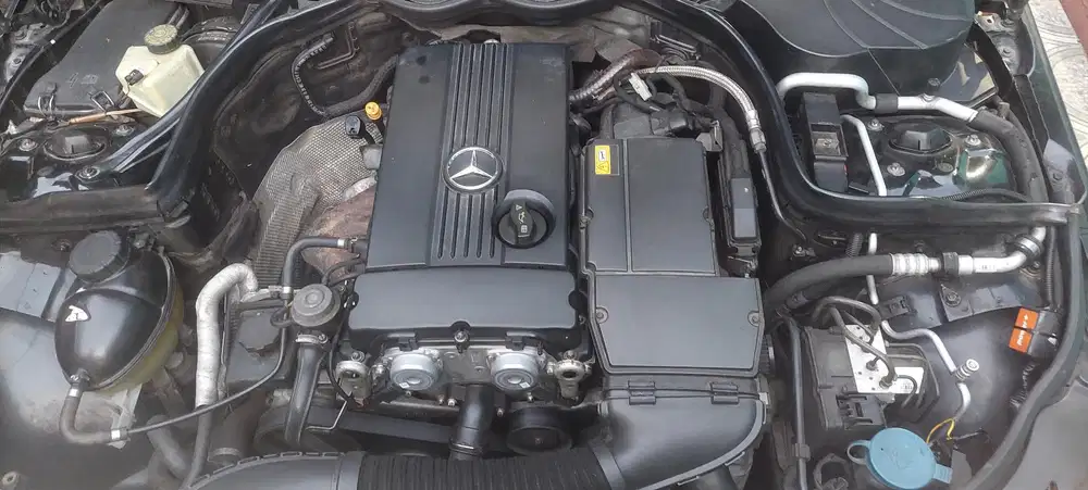 Mercedes-Benz C200 Kompressor 2010 Bensin