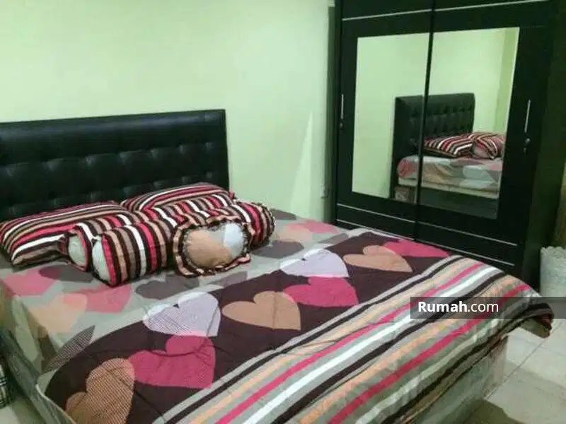 Dijual Rumah 2 Lantai di THB Blok C, Kota Bekasi