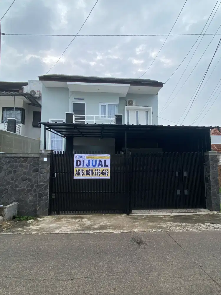 Rumah Bagus 2 Lantai Jalan Utama Cisaraten Kulon Arcamanik Bandung