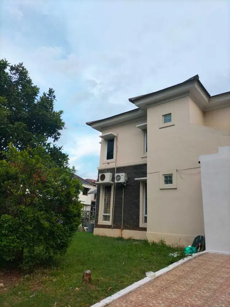 Dijual rumah bagus Valencia graha Raya Bintaro