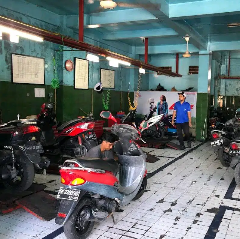 Jual Tanah Super Prime area Bonus Bangunan Showroom