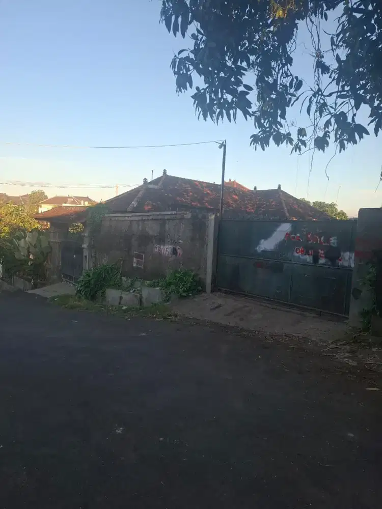 Di jual tanah 3 are Lokasi di jalan karang sari gatot subroto