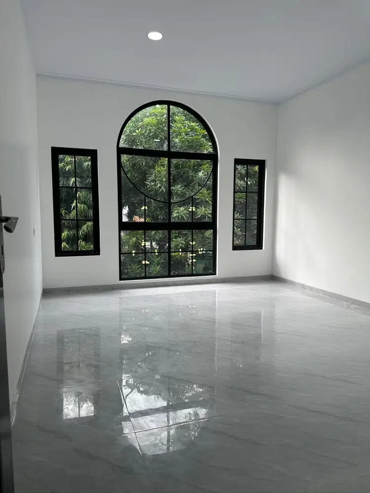 Rumah 3 lantai  Tanjung Duren, Jakarta Barat