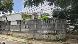 Rumah Lokasi Hoek Sangat Strategis dan Premium Wijaya (Hitung Tanah)