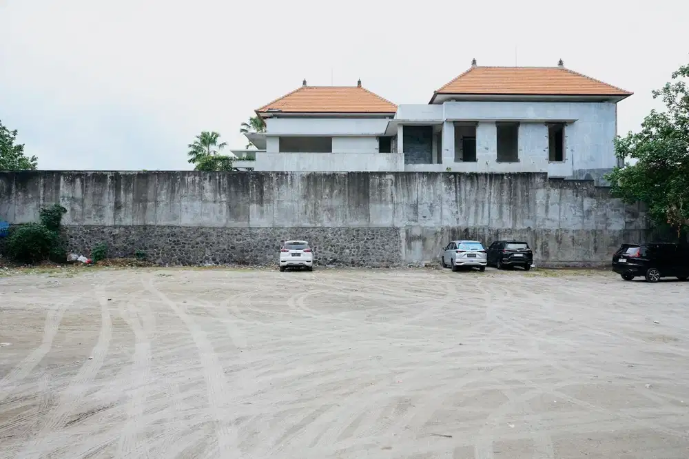 Tanah Komersil Beachfront Kuta Bali 2000 m2